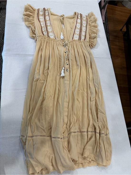 Free People Dresses & Skirts - Free People Beige Cream Midi Dress with Embroidered Detail